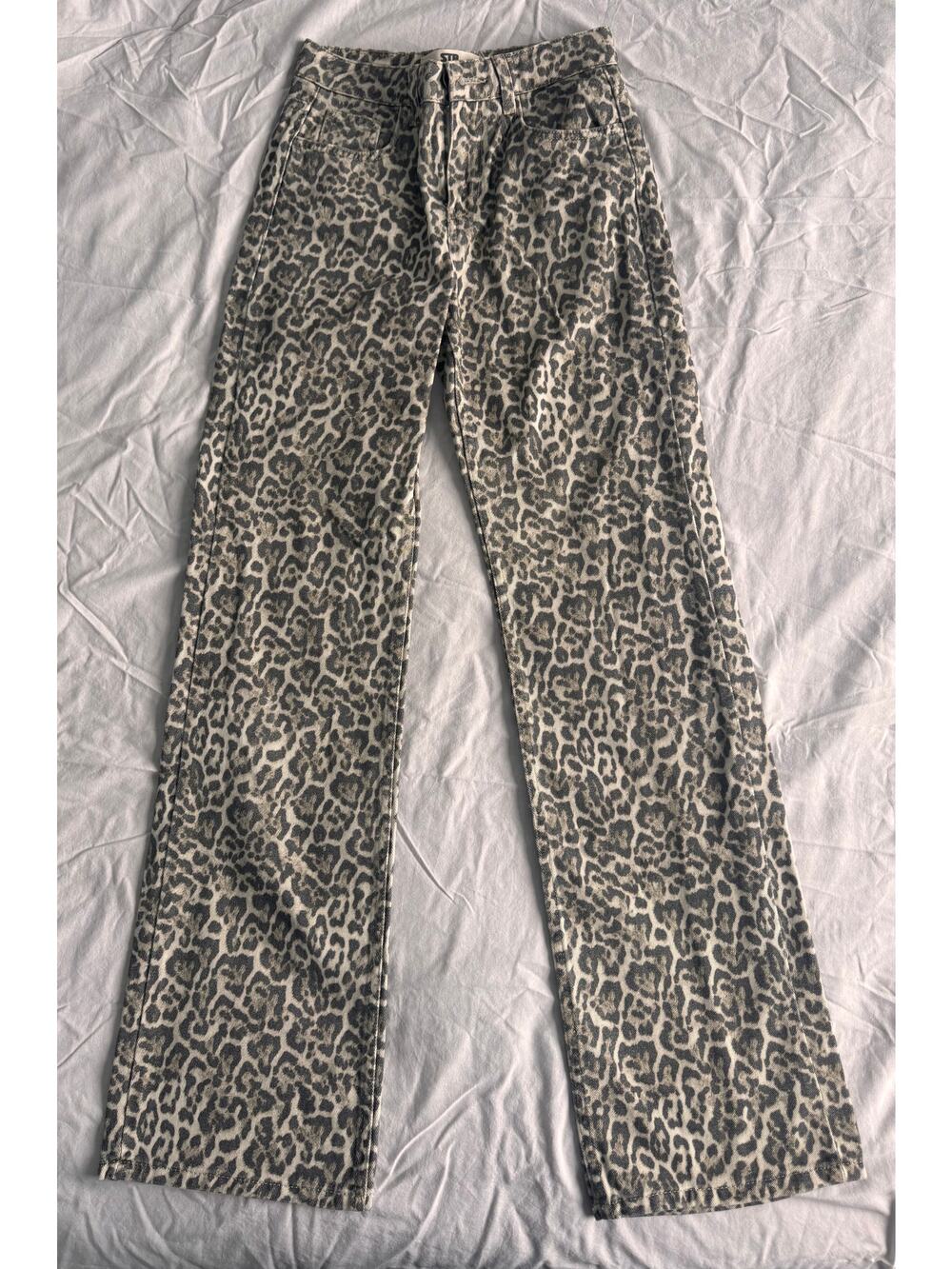 Stradivarius High Rise Wide Leg Leopard Print Jeans 32 (US 0/XS)